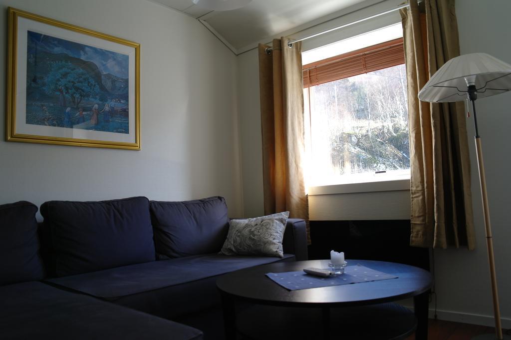 Tysnes Sjo Og Fritid Aparthotel Uggdal Ruang foto