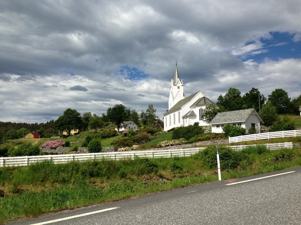 Tysnes Sjo Og Fritid Aparthotel Uggdal Bagian luar foto